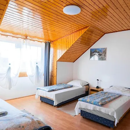 Kis Teniszhaz Apartment Ordacsehi