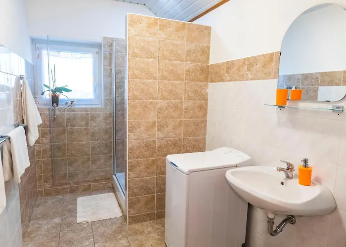 Kis Teniszhaz Ordacsehi