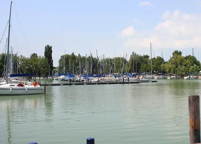 Kis Teniszhaz Διαμέρισμα *